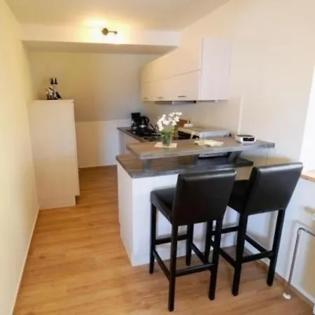 Ferienwohnung Im Landschaftsschutzgebiet, Mit Dachzimmer Und Terrasse Zum Mit Hauseigenem Bade-steg - A82406 Apartment Neukloster