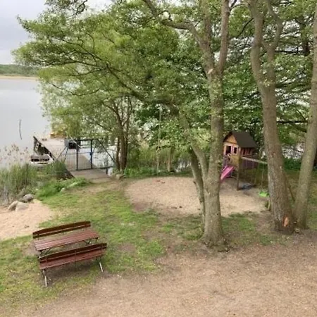 Ferienwohnung Im Landschaftsschutzgebiet, Mit Dachzimmer Und Terrasse Zum Mit Hauseigenem Bade-steg - A82406 * Neukloster