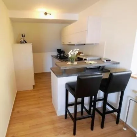 Ferienwohnung Im Landschaftsschutzgebiet, Mit Dachzimmer Und Terrasse Zum Mit Hauseigenem Bade-steg - A82406 Neukloster