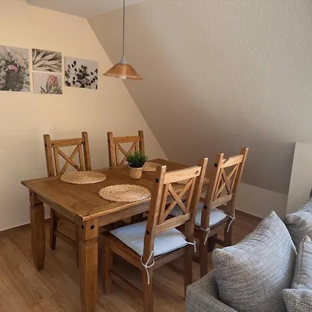 Im Landschaftsschutzgebiet, Mit Dachzimmer Und Terrasse Zum Mit Hauseigenem Bade-steg Neukloster
