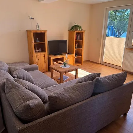 Im Landschaftsschutzgebiet, Mit Dachzimmer Und Terrasse Zum Mit Hauseigenem Bade-steg * Neukloster