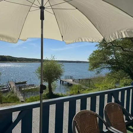 Im Landschaftsschutzgebiet, Mit Dachzimmer Und Terrasse Zum Mit Hauseigenem Bade-steg Apartment *