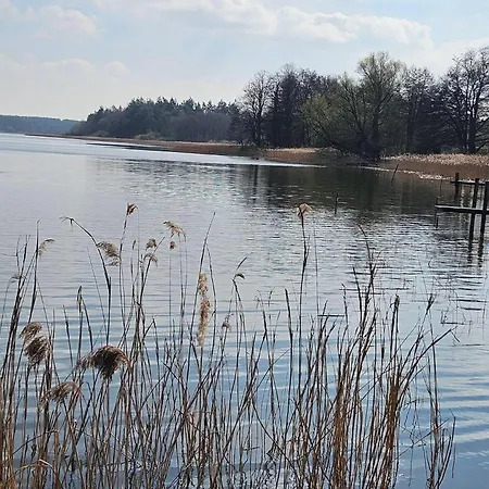 Im Landschaftsschutzgebiet, Mit Dachzimmer Und Terrasse Zum Mit Hauseigenem Bade-steg *