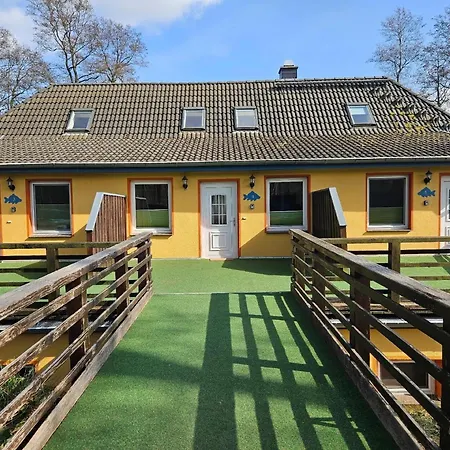 Appartement Im Landschaftsschutzgebiet, Mit Dachzimmer Und Terrasse Zum Mit Hauseigenem Bade-steg Neukloster